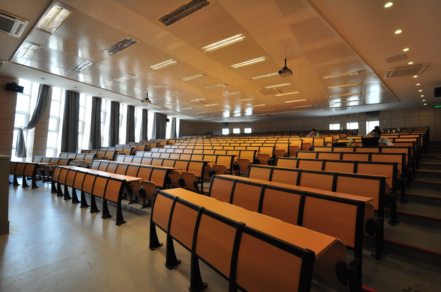 ���� ����